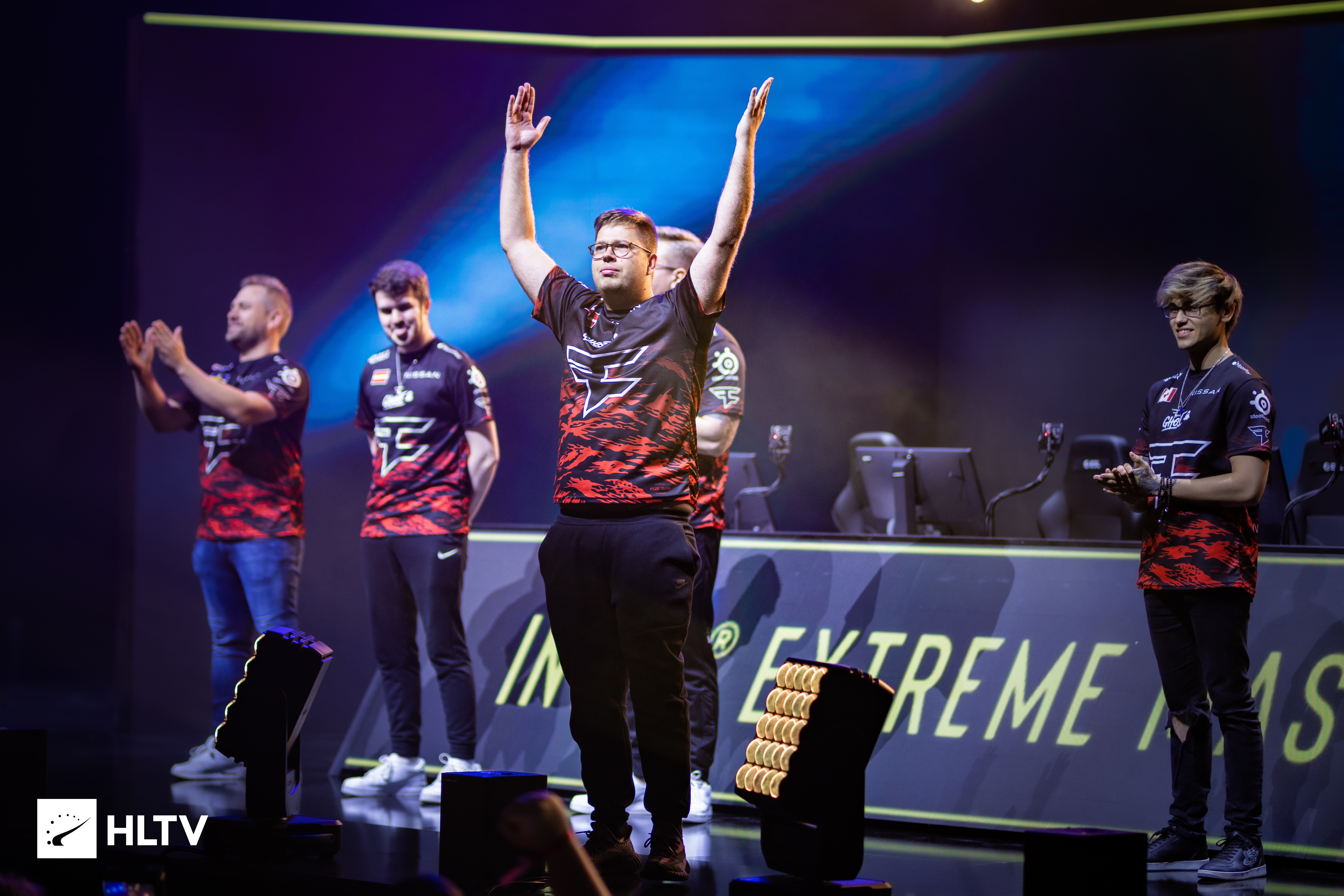 2025英雄联盟职业联赛有新规：增加赛季中期的转会期