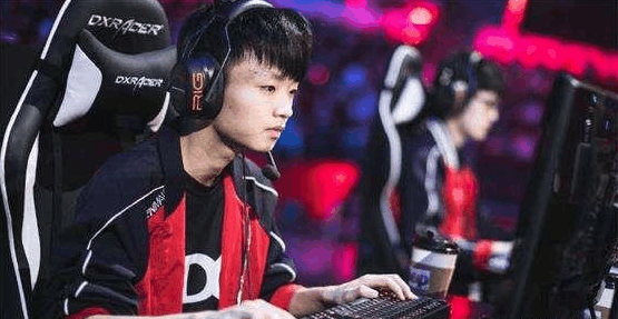 CSGO转会，阿汤哥device只值60W？